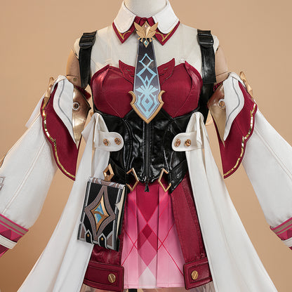 linnea-cosplay-costume-worn/action-pose-1